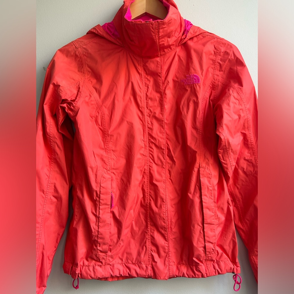 THE NORTH FACE Hyvent women’s size xs waterproof & breathable jacket